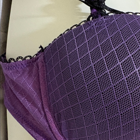 La Vie En Rose Violet underwire Bra with Lace Accents, 36D - Picture 3 of 9
